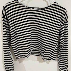 Stripped Cropped Long Sleeve Tee